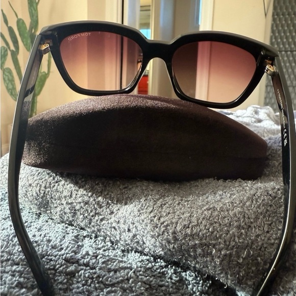 Tom Ford Amarra - Picture 2 of 5